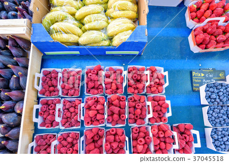 Figs, bananas, raspberries, blueberries 37045518