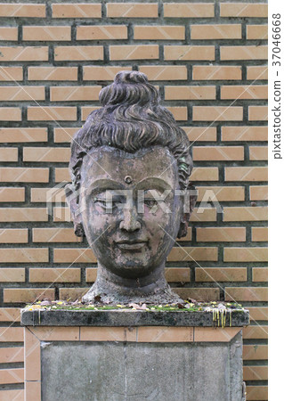 400 years old ancient head stone buddha statue 400 years old ancient head stone buddha statue 37046668