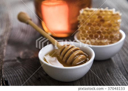 Sweet honey in the comb Sweet honey in the comb 37048133