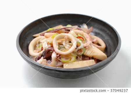 Stir-fried squid, spicy squid and bamboo shoots Stir-fried squid, spicy squid and bamboo shoots 37049237