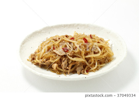 Stir-fried bean sprouts, sesame oil-flavored simple bean sprouts, vermicelli and pork stir-fry 37049334