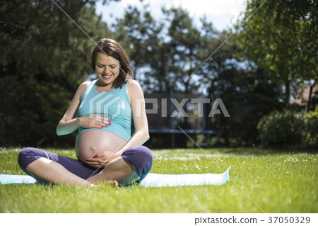Pregnancy, sport, fitness, people and healthy  37050329
