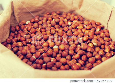 Image of hazelnut in container 37056709