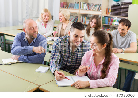 Students at extension courses 37059006