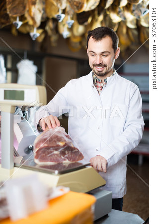 Male, butcher’s, shop 37063103