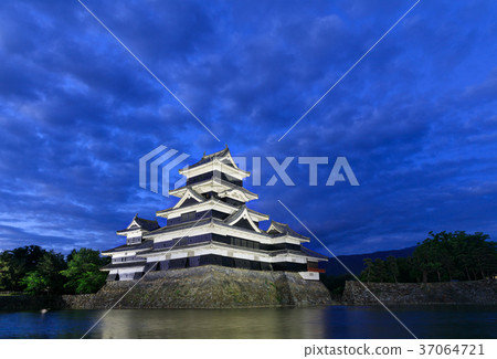 Nagano _ Matsumoto Castle light up 37064721