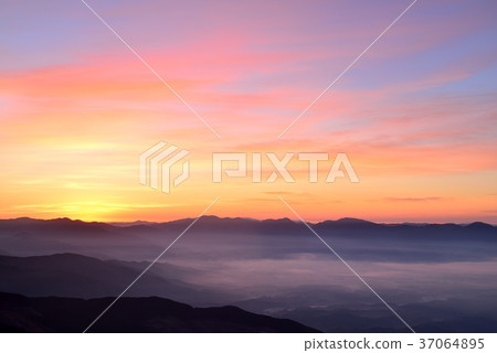 The sea of clouds of the Hitoyoshi Basin 37064895