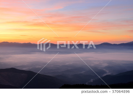 The sea of clouds of the Hitoyoshi Basin 37064896
