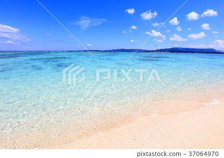 Beautiful sea and refreshing sky of Okinawa 37064970