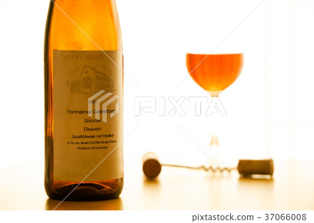 Bottle label of german wine 37066008