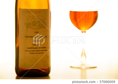 Bottle label of german wine 37066009