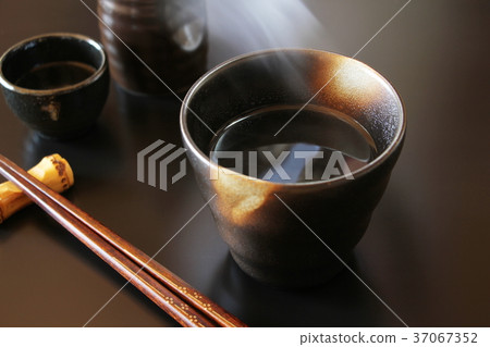 燒酒熱水分開 燒酒熱水分開 37067352