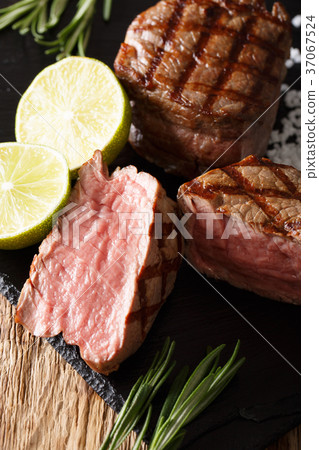 Sliced filet mignon with lime and rosemary 37067524
