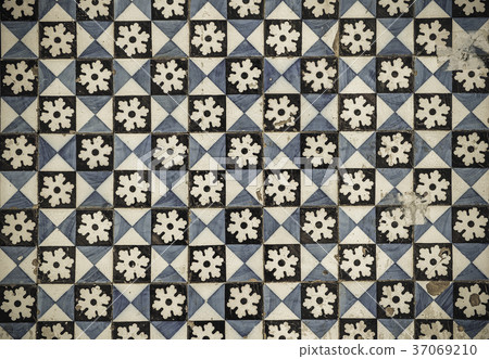 Vintage azulejos, traditional Portuguese tiles Vintage azulejos, traditional Portuguese tiles 37069210