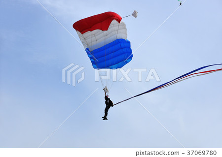 空中,高空,跳傘,飛翔,飛越,天空,翱翔,清新,新鮮,自然 空中,高空,跳傘,飛翔,飛越,天空,翱翔,清新,新鮮,自然 37069780
