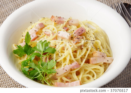 Carbonara  37070817
