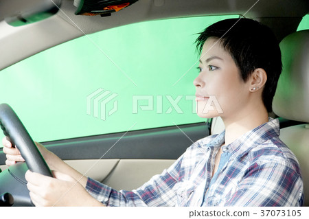 Driving Driving 37073105