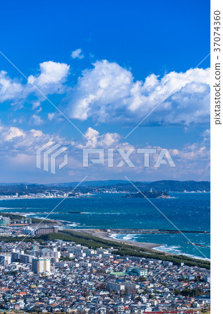 《Kanagawa Prefecture》 Shonan coast overlooking Enoshima 《Kanagawa Prefecture》 Shonan coast overlooking Enoshima 37074360