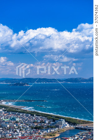 《Kanagawa Prefecture》 Shonan coast overlooking Enoshima 37074362