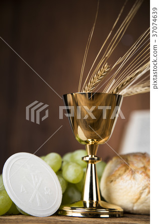 Eucharist, sacrament of communion 37074639