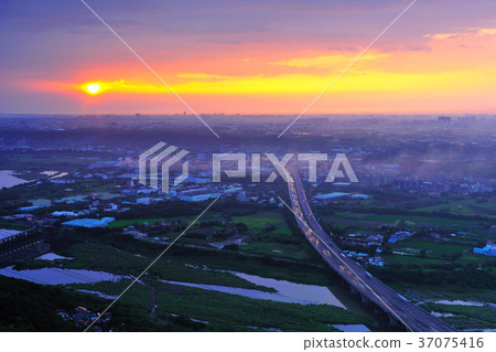 Taiwan, New Taipei City, Three Gorges, Lushan, evening, city night, city, dusk, sunset, sunrise, early morning, mountain, highway Taiwan, New Taipei City, Three Gorges, Lushan, evening, city night, city, dusk, sunset, sunrise, early morning, mountain, highway 37075416