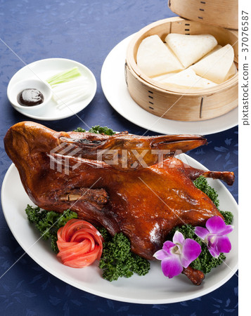 Chinese Peking Duck 37076587