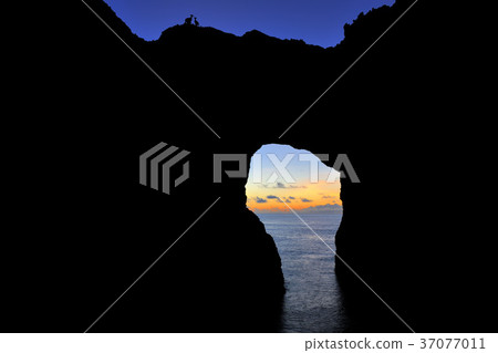 臺灣,台東,蘭嶼,島嶼,黃昏,日落,水,海,山,海岸,海邊,洞穴 臺灣,台東,蘭嶼,島嶼,黃昏,日落,水,海,山,海岸,海邊,洞穴 37077011