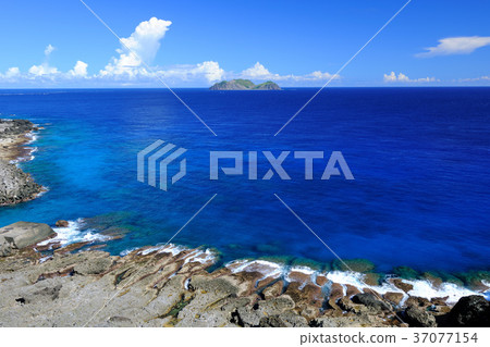 臺灣,台東,蘭嶼,島嶼,藍色,水,海,山,礁,海岸,海邊,海濱,海平面,天,雲,晴朗 37077154