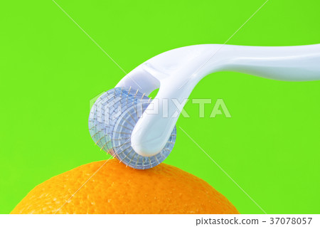 Dermaroller for medical micro needling therapy. To Dermaroller for medical micro needling therapy. To 37078057