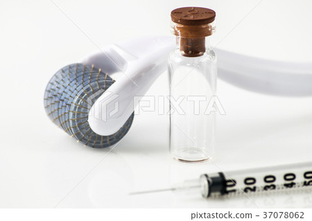 Dermaroller for medical micro needling therapy. To 37078062