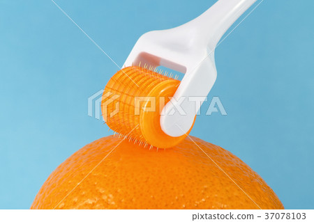 Dermaroller for medical micro needling therapy. To Dermaroller for medical micro needling therapy. To 37078103