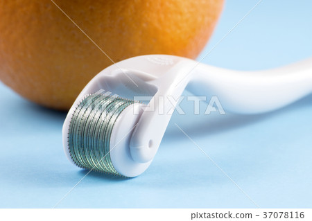 Dermaroller for medical micro needling therapy. To 37078116