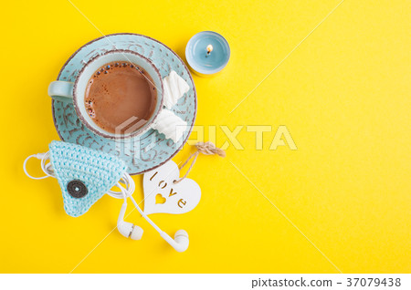 Blue cup of hot chocolate, blank notes 37079438