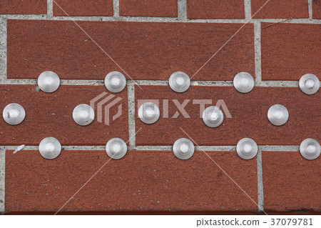 non-slip system on the outside floor 37079781