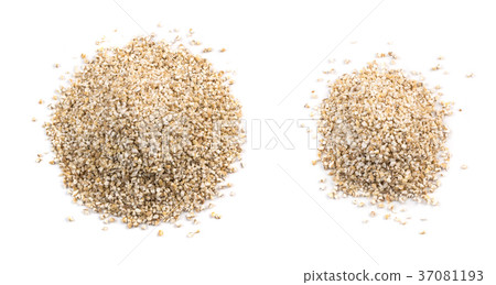 Crushed barley isolated 37081193