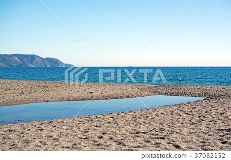 Burriana sandy beach and blue ocean 37082152