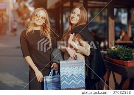 two girls on a walk 37082558