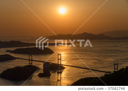 [Setouchi Shimanami Kaido] Evening view of Kurushima Kaikyo Bridge 37082746