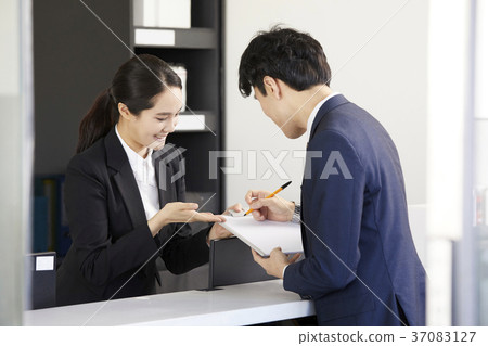 銷售人員，客戶，諮詢，韓國人 37083127