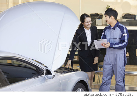 工人,女商人,客戶,諮詢,韓國 工人,女商人,客戶,諮詢,韓國 37083183