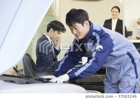 Car service, customer, worker, Korean Car service, customer, worker, Korean 37083246
