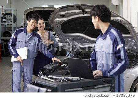 Car service, worker, customer, consultation, Korean 37083379