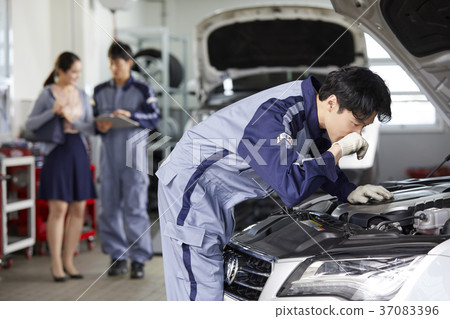 Car service, worker, customer, consultation, Korean Car service, worker, customer, consultation, Korean 37083396