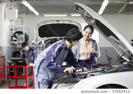 Car service, worker, customer, consultation, Korean 37083413