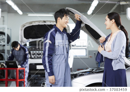 汽車服務,工人,客戶,諮詢,韓國 汽車服務,工人,客戶,諮詢,韓國 37083459