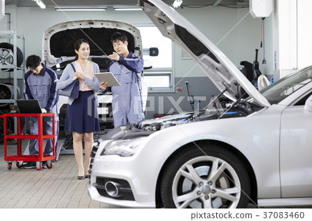 汽車服務,工人,客戶,諮詢,韓國 汽車服務,工人,客戶,諮詢,韓國 37083460