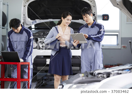汽車服務,工人,客戶,諮詢,韓國 汽車服務,工人,客戶,諮詢,韓國 37083462