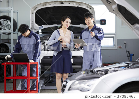 Car service, worker, customer, consultation, Korean 37083465