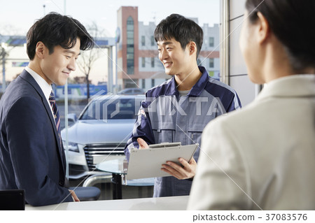 工人,女商人,客戶,諮詢,韓國 工人,女商人,客戶,諮詢,韓國 37083576