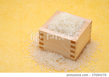 米飯充滿米黃米背景b-2略高於右邊 37084278